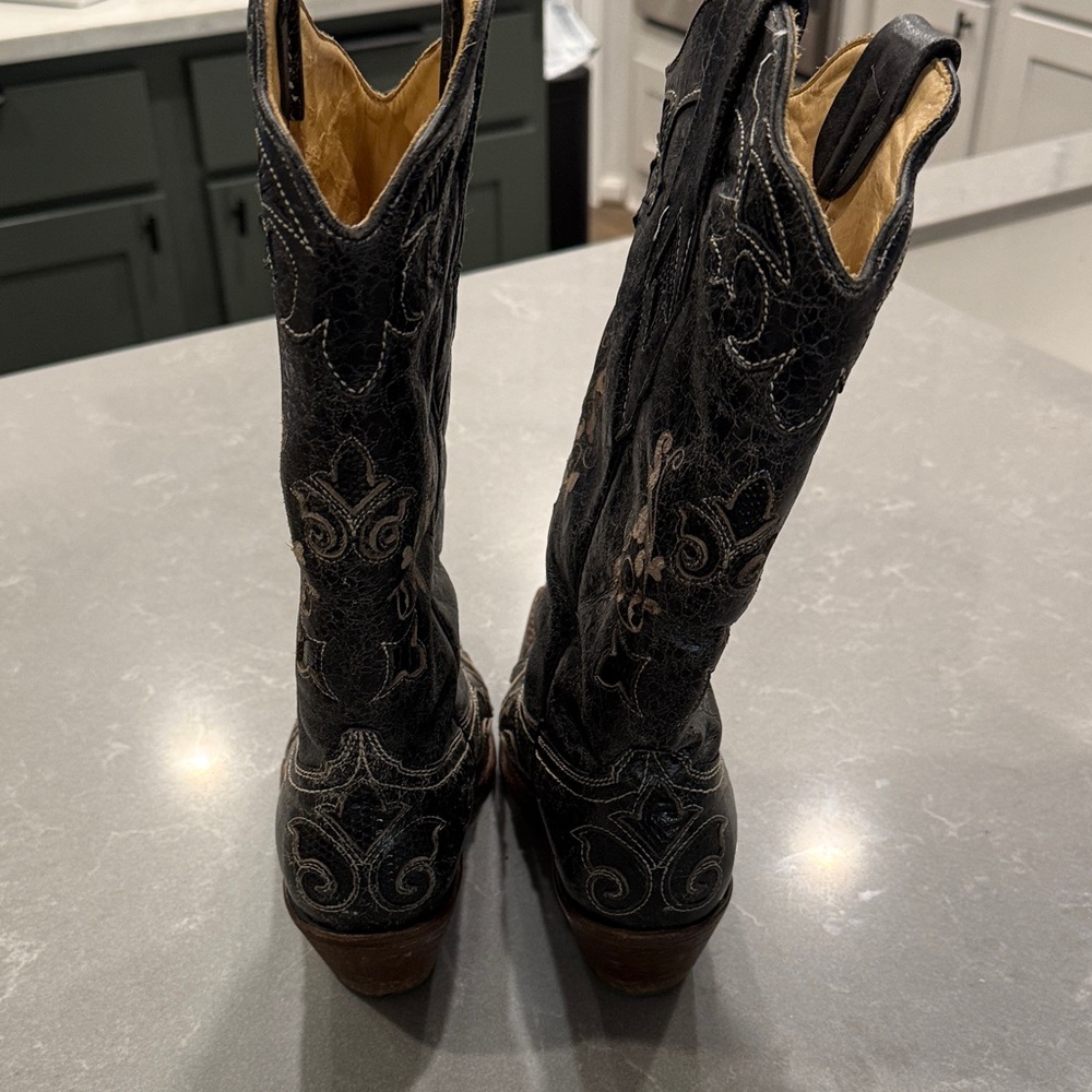 Corral Vintage Black Leather Boots - Picture 7 of 13
